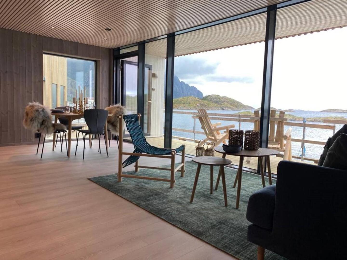 Waterfront Apartment With Panoramic Sea View Henningsvær Zewnętrze zdjęcie