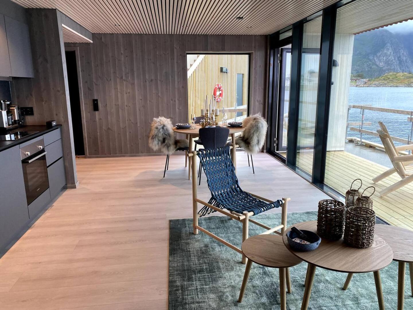 Waterfront Apartment With Panoramic Sea View Henningsvær Zewnętrze zdjęcie