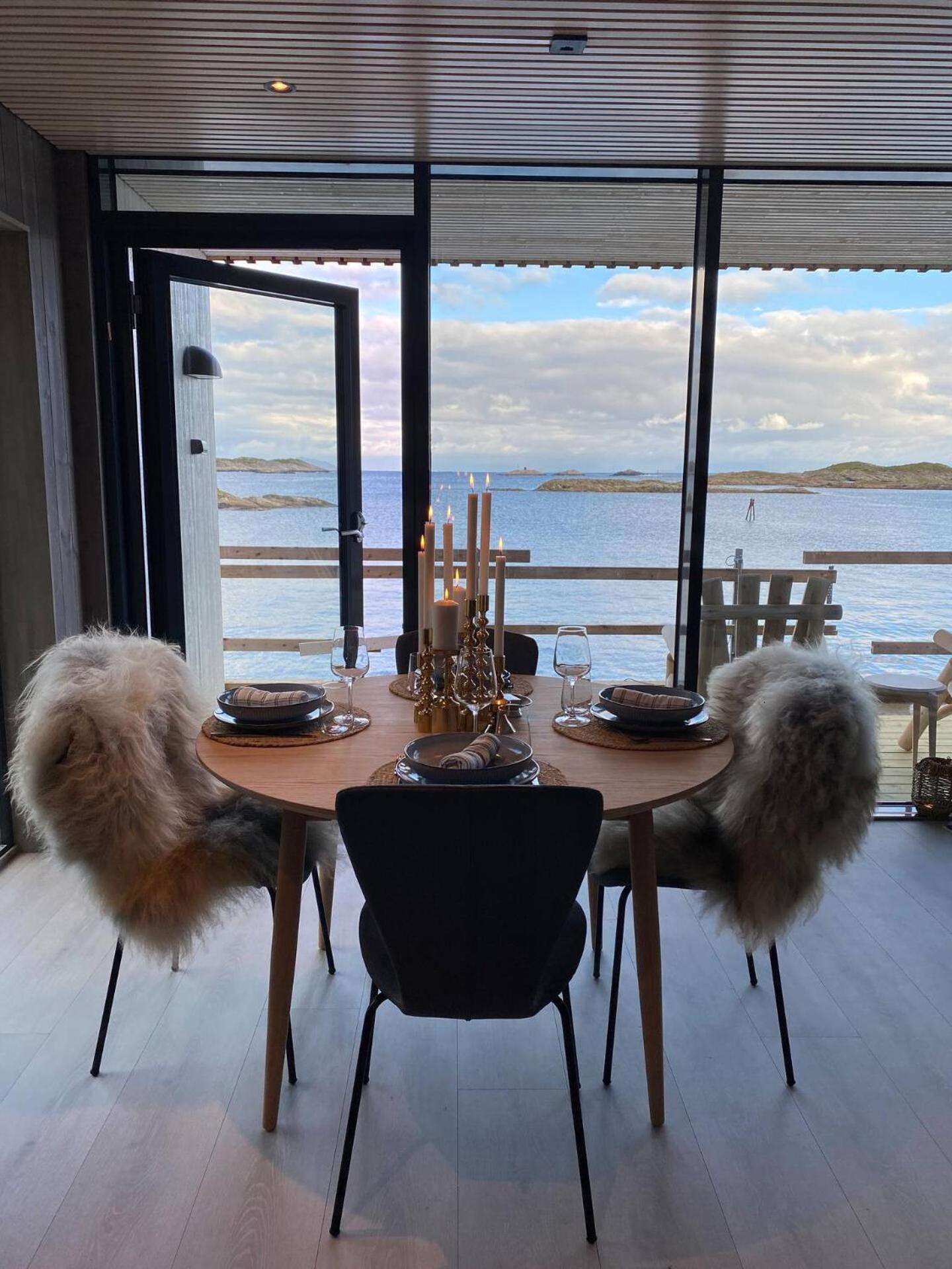 Waterfront Apartment With Panoramic Sea View Henningsvær Zewnętrze zdjęcie